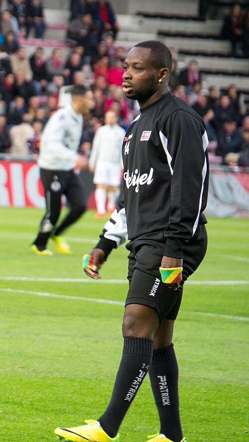 Ladislas Douniama - Ex-Diables Rouges Defender