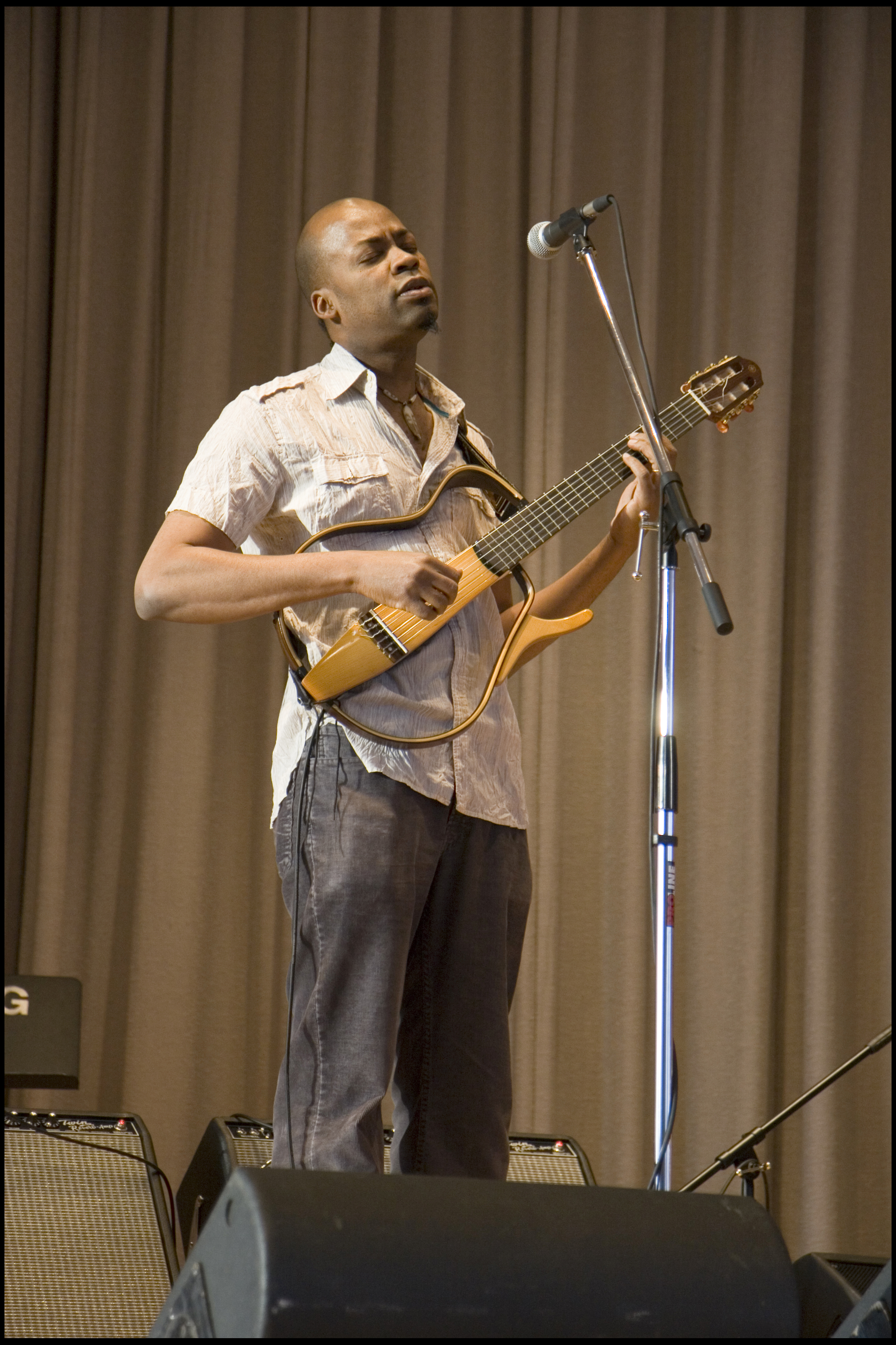 Lionel Loueke - Jazz Guitarist (Benin-Burundi)
